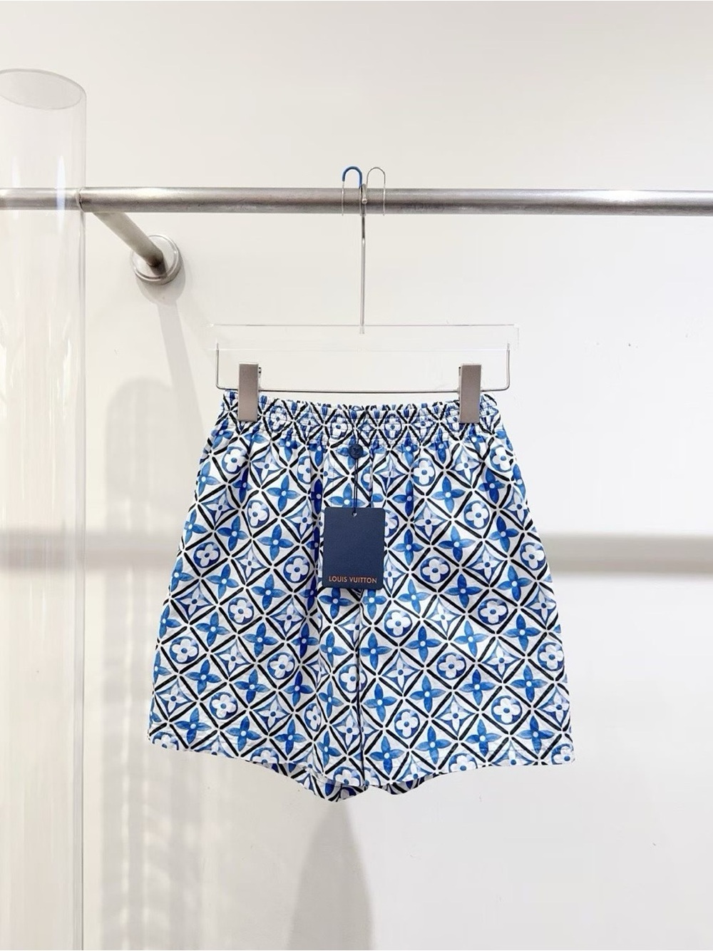 🚩steal Louis Vuitton White and Blue Geometric Athletic Shorts